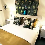 The Idyllic City Centre Stay I Free Parking II